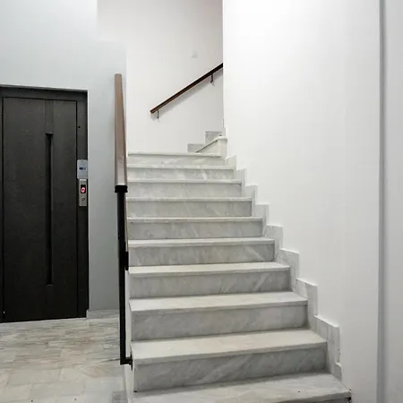 Solonos Flat فولوس