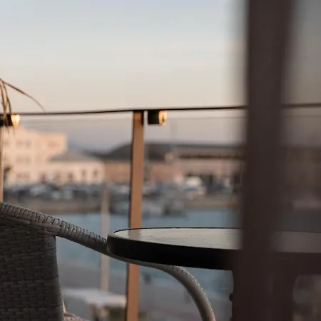 Solonos Flat * ヴォロス