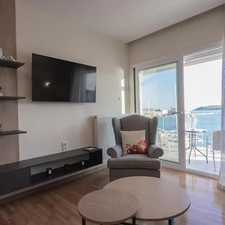 Solonos Flat