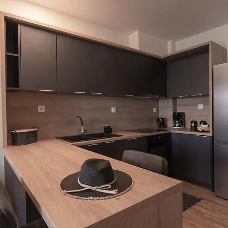 Solonos Flat